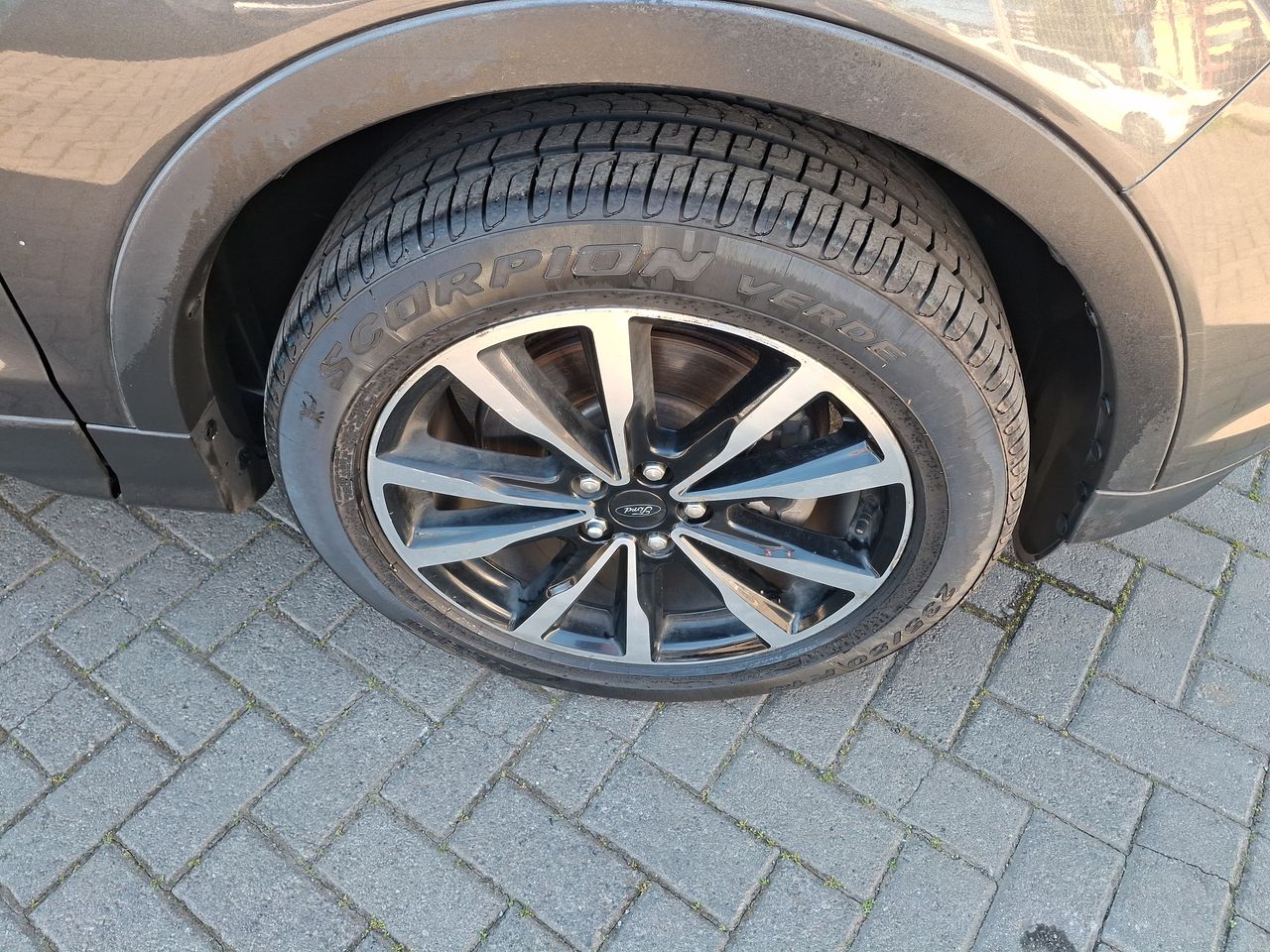 Ford Escape — foto 18 de 37