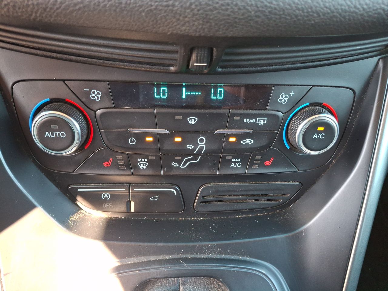 Ford Escape — foto 31 de 37