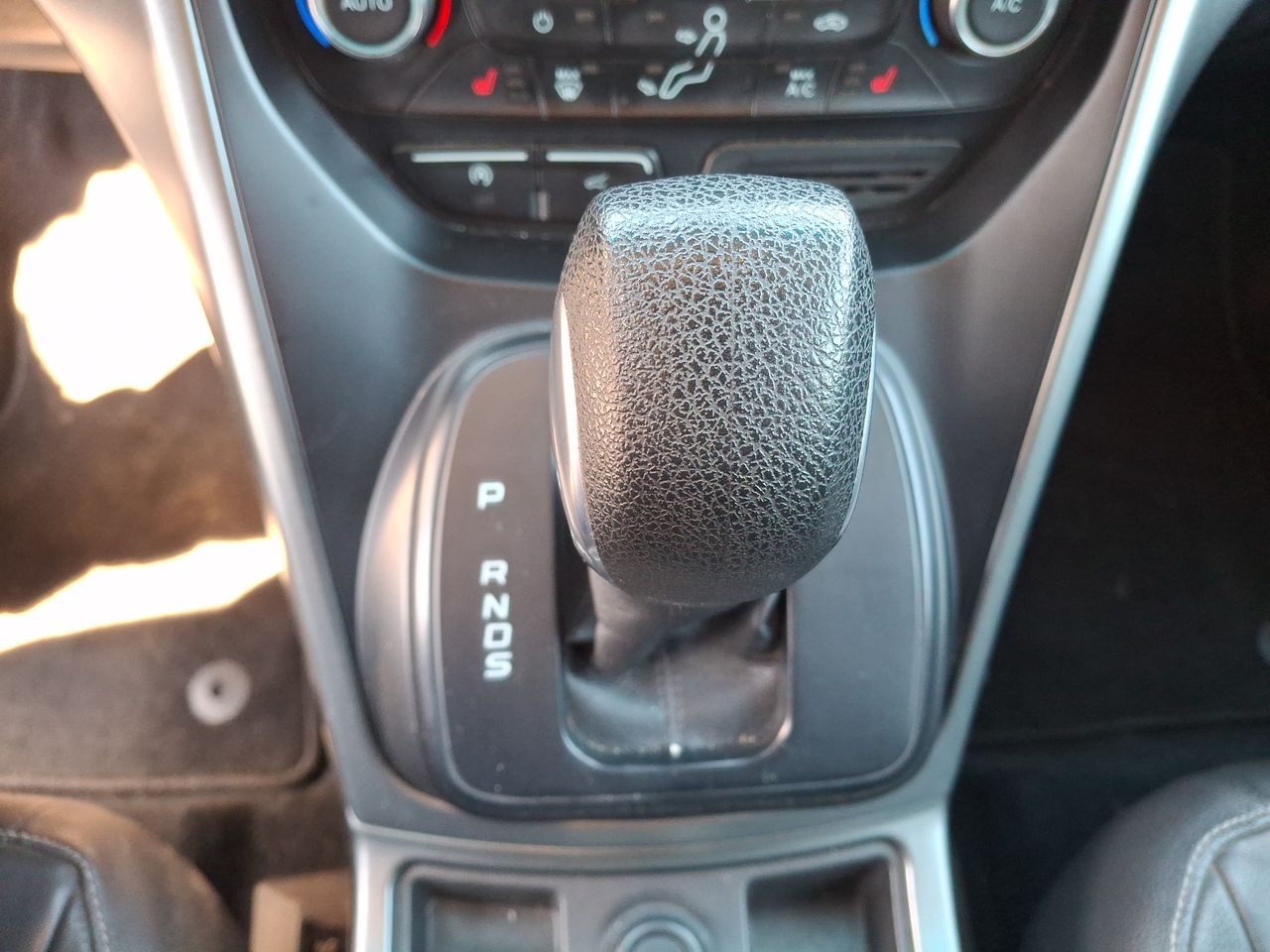 Ford Escape — foto 32 de 37