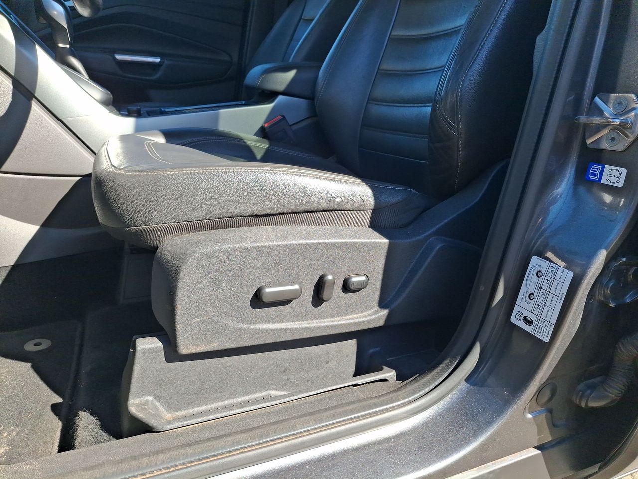 Ford Escape — foto 24 de 37