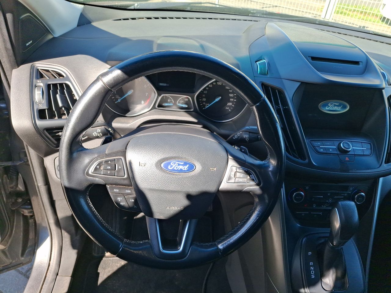 Ford Escape — foto 26 de 37