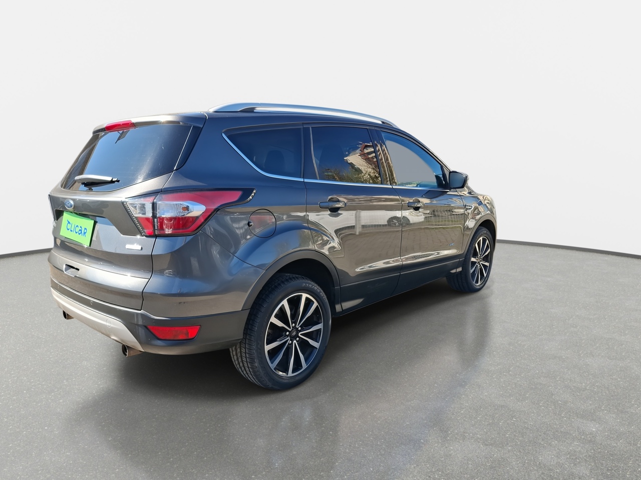 Ford Escape — foto 8 de 37