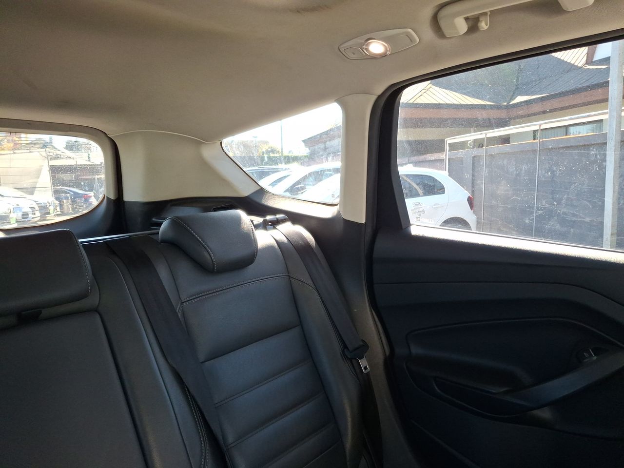 Ford Escape — foto 15 de 37
