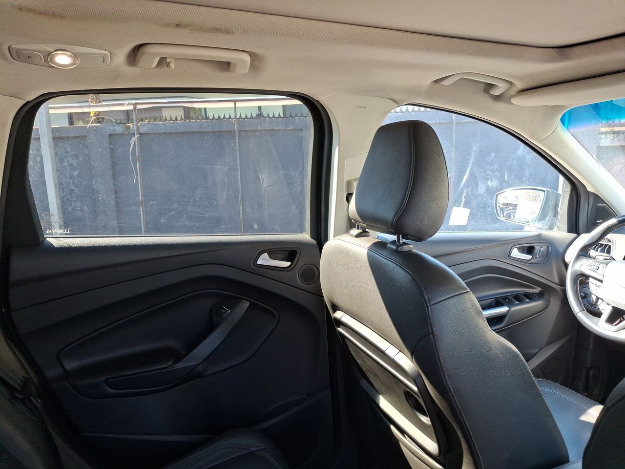 Ford Escape — foto 16 de 37