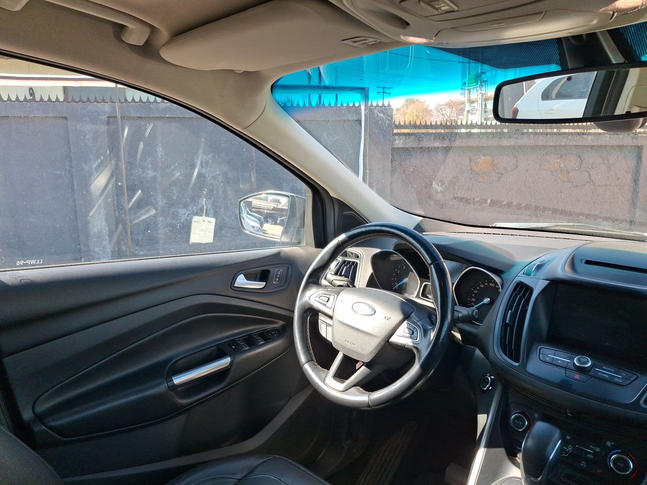 Ford Escape — foto 17 de 37