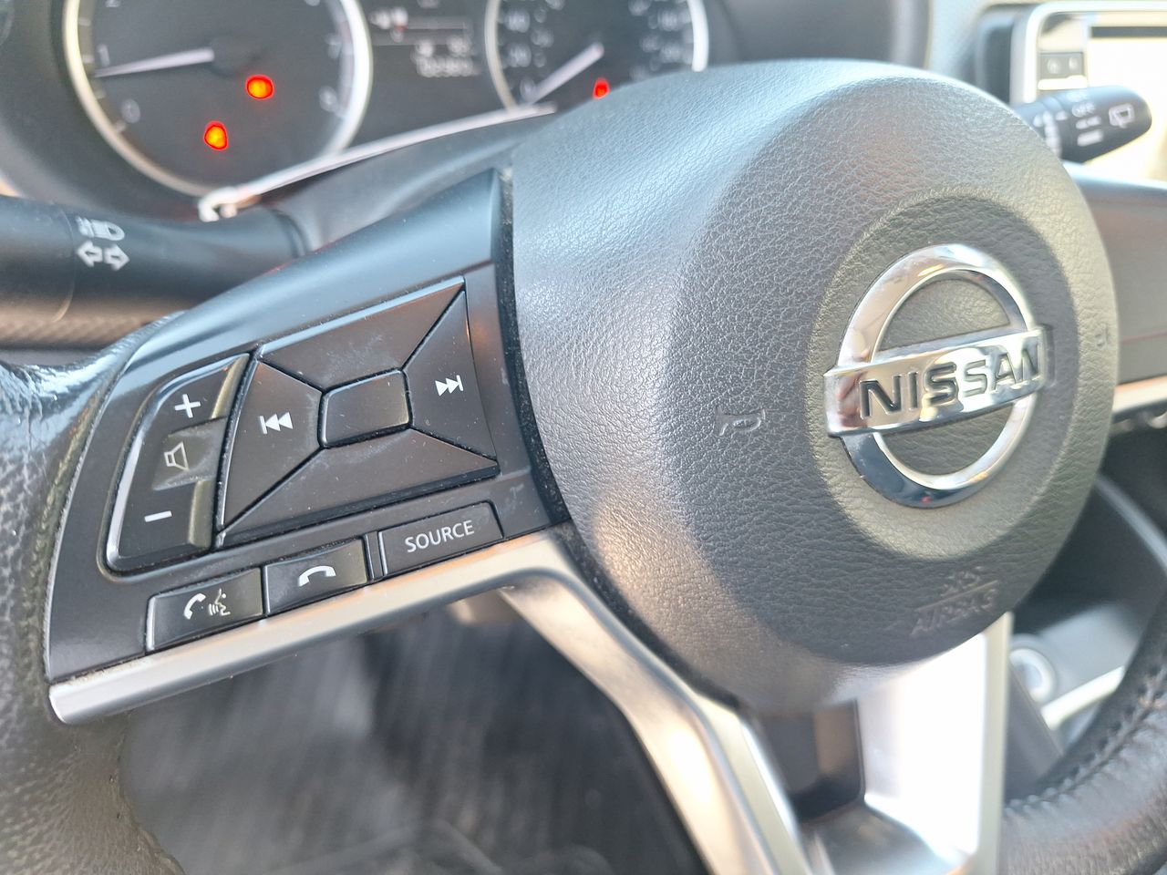 NISSAN - 27