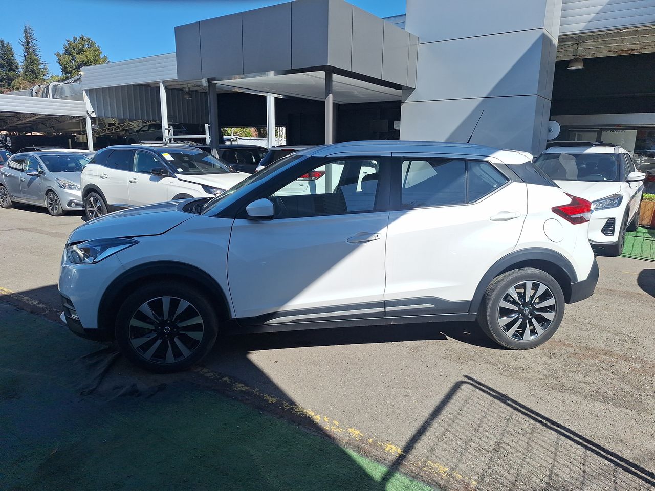 NISSAN - 4