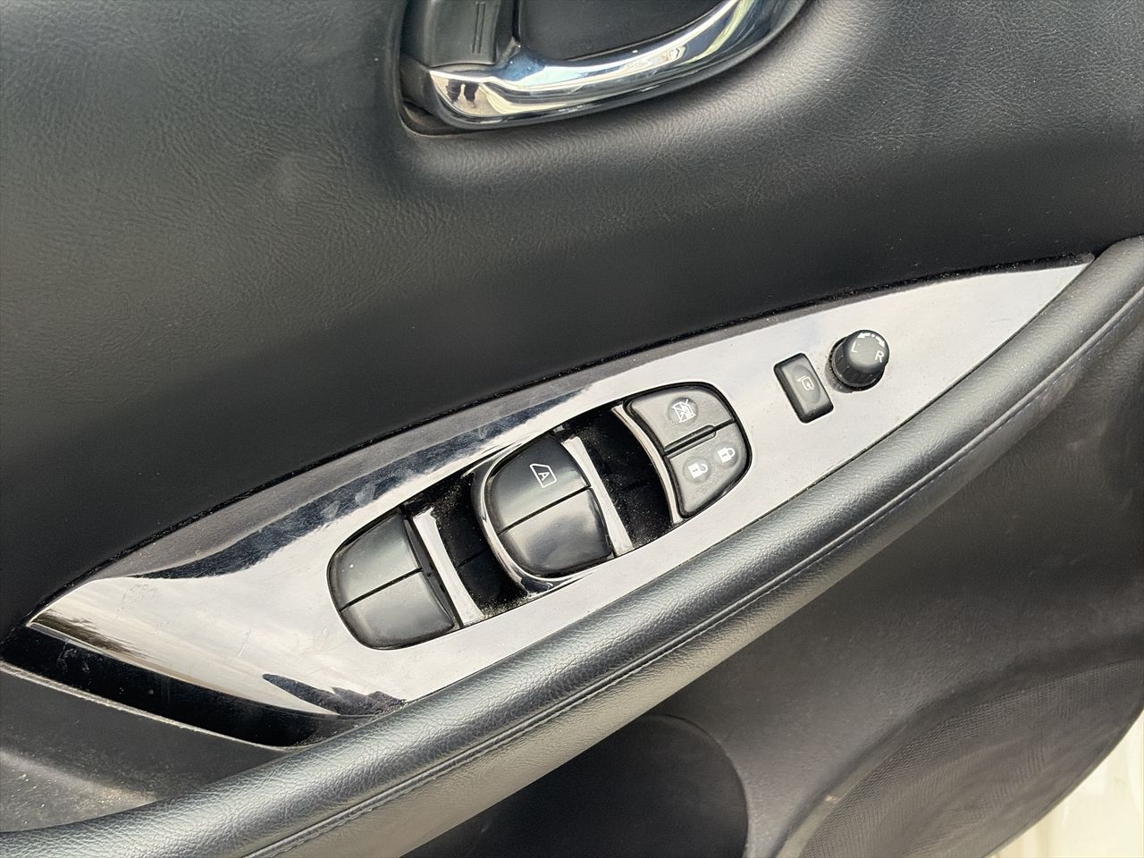 NISSAN - 20