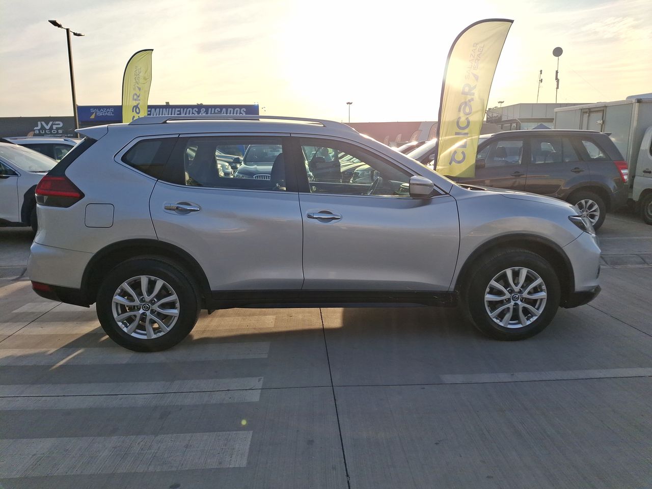 NISSAN - 8