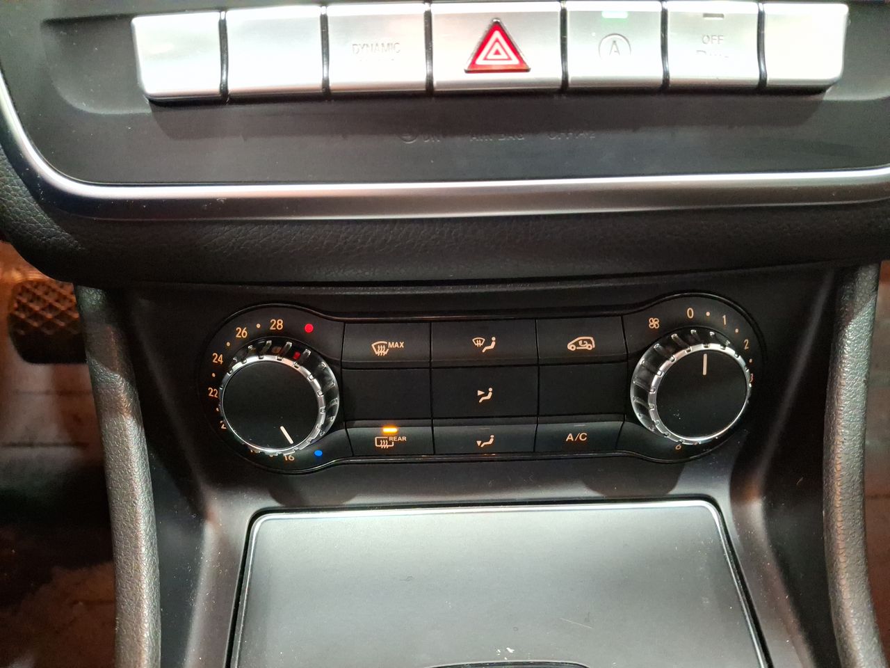 MERCEDES BENZ - 28