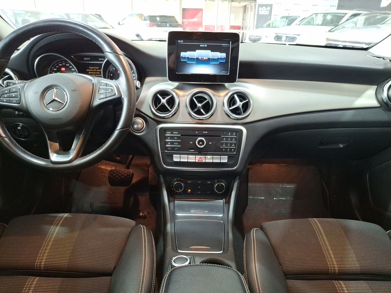 MERCEDES BENZ - 9
