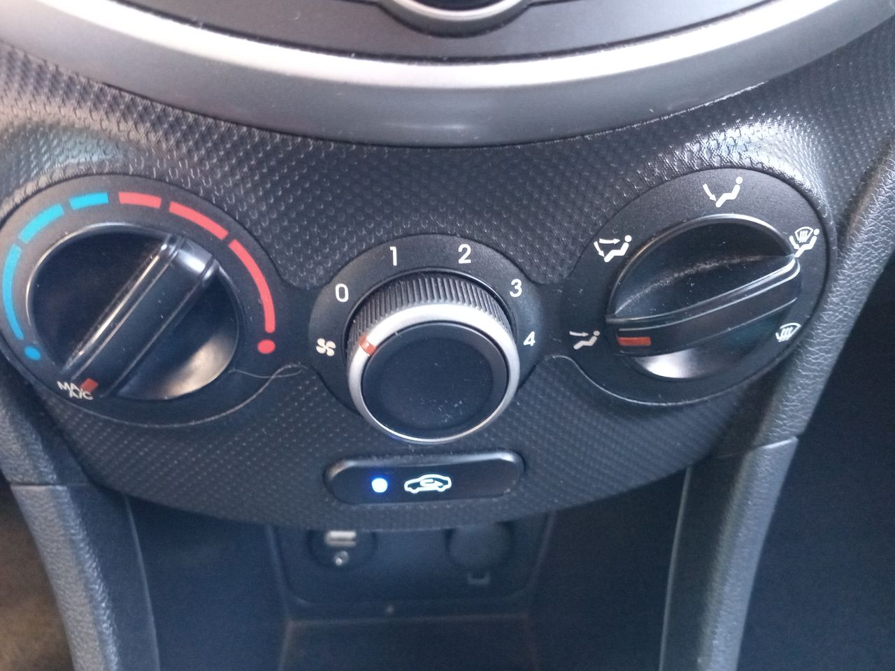 HYUNDAI - 30