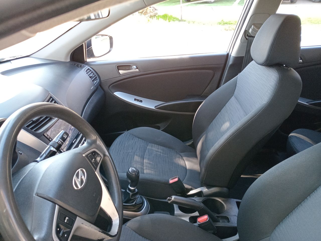 HYUNDAI - 10