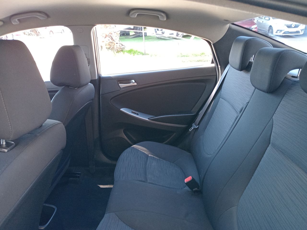 HYUNDAI - 12