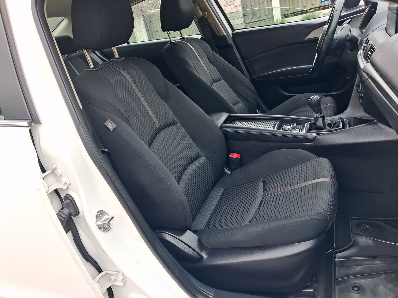 Mazda 3 — foto 25 de 28