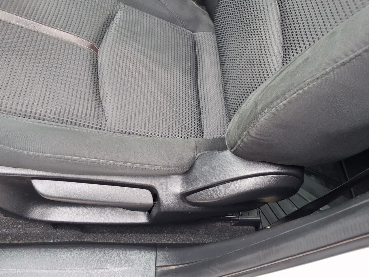 Mazda 3 — foto 15 de 28