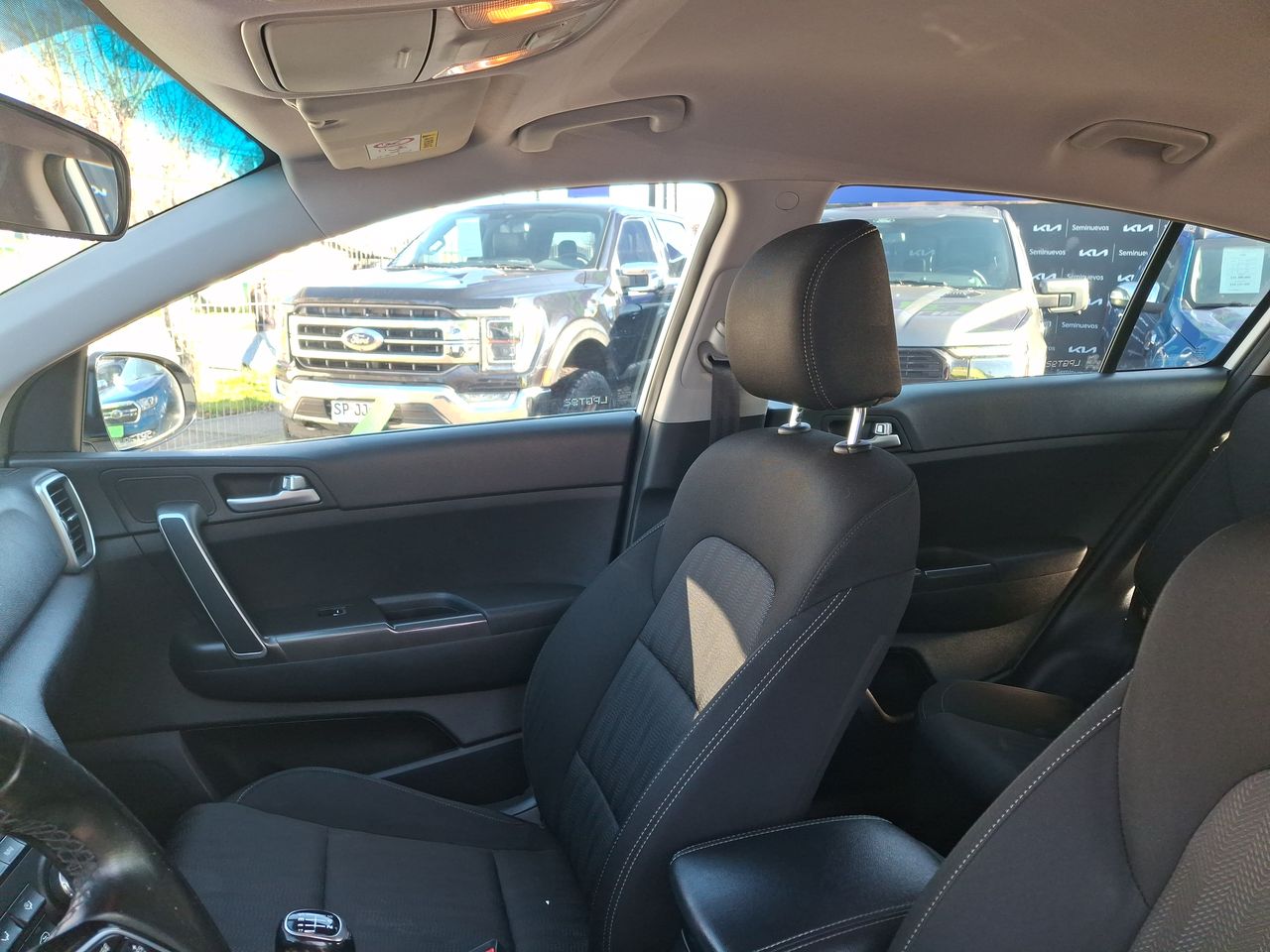 KIA Sportage — foto 12 de 35
