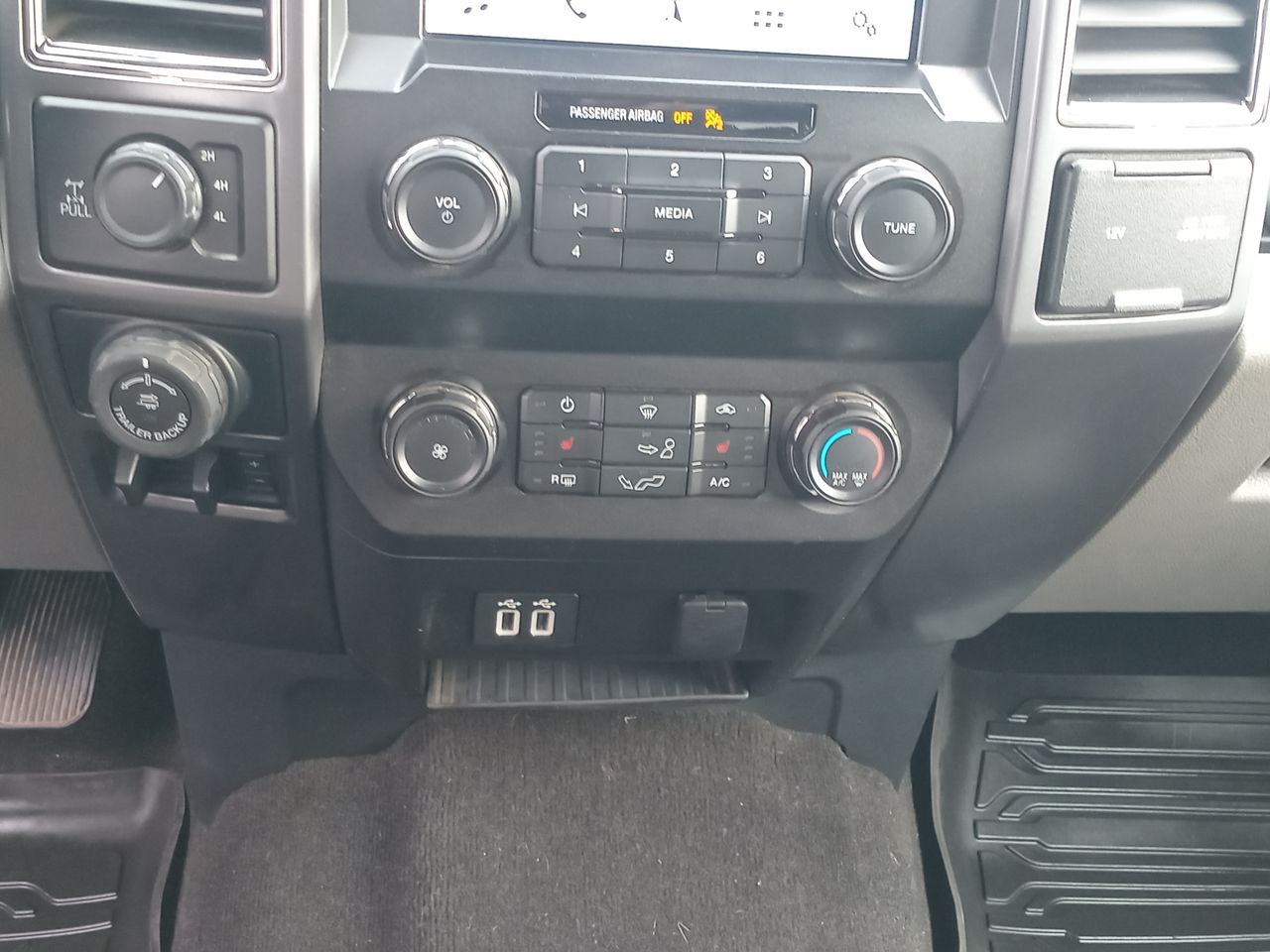 Hyundai Santa Fe — foto 20 de 24