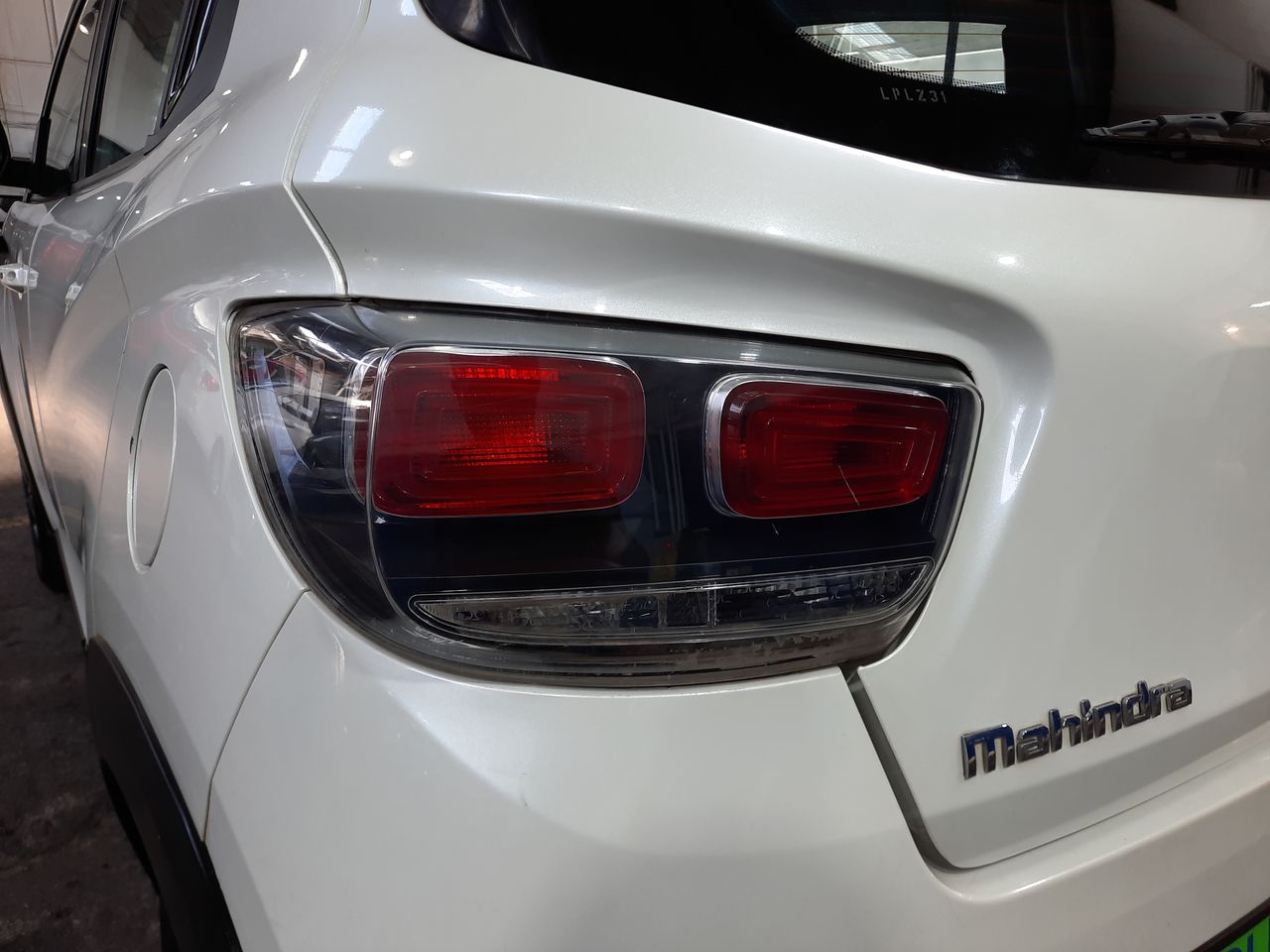 MAHINDRA - 21
