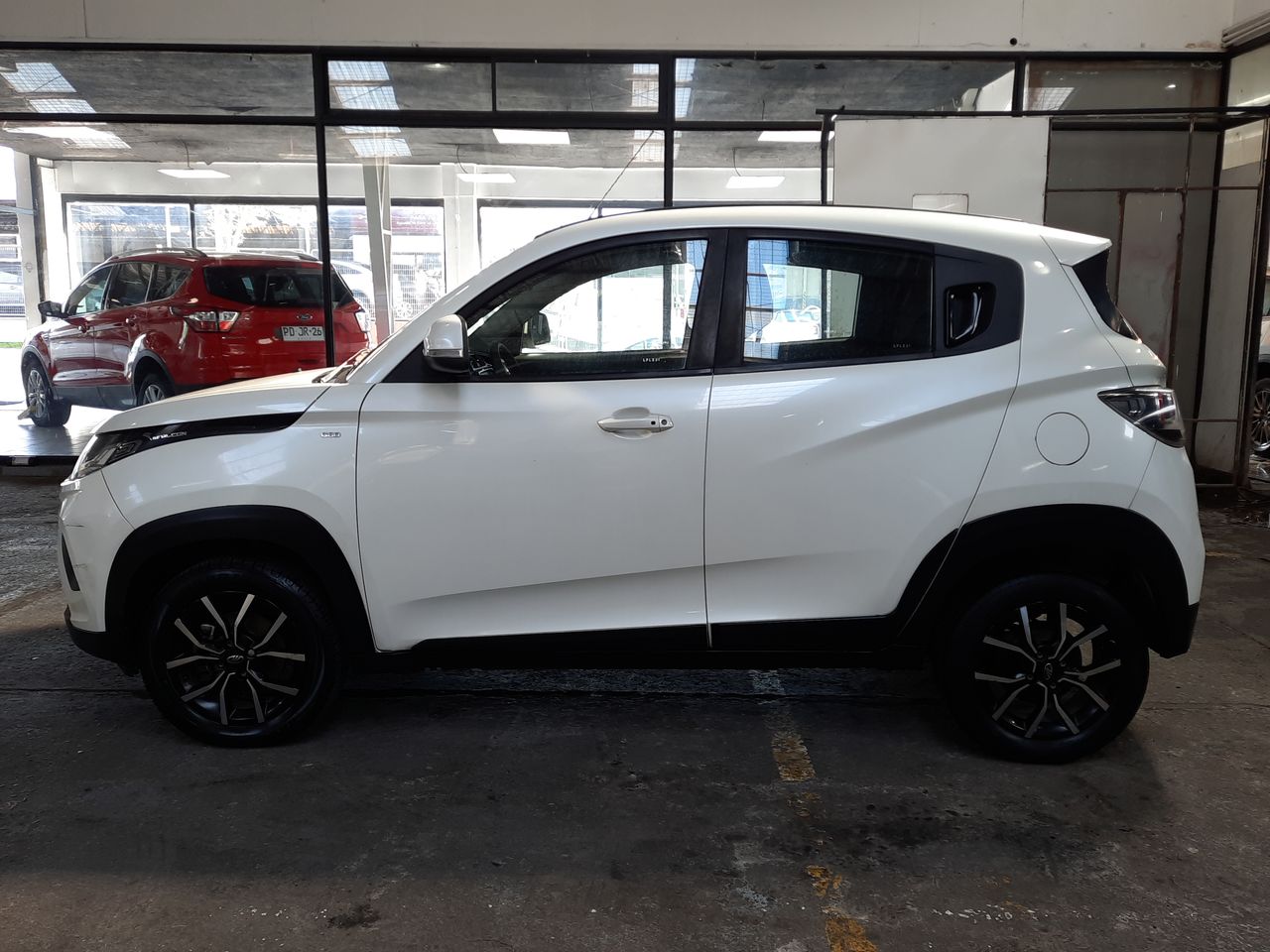 MAHINDRA - 4