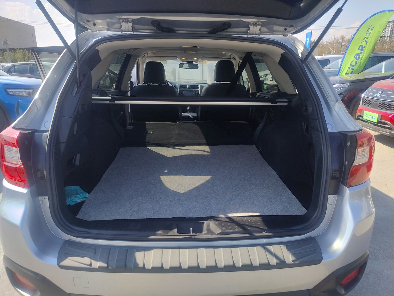 Subaru Outback — foto 21 de 38