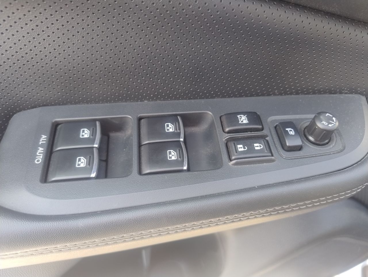 Subaru Outback — foto 22 de 38