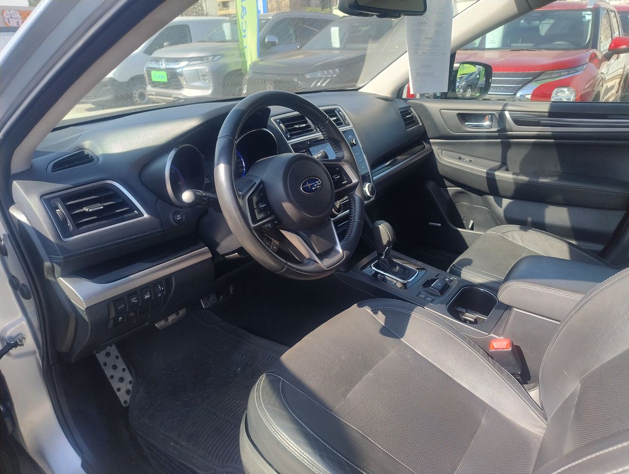 Subaru Outback — foto 15 de 38