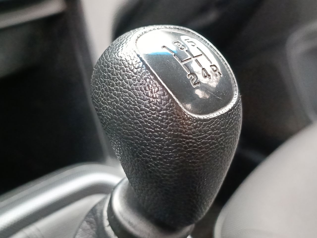 HYUNDAI - 28