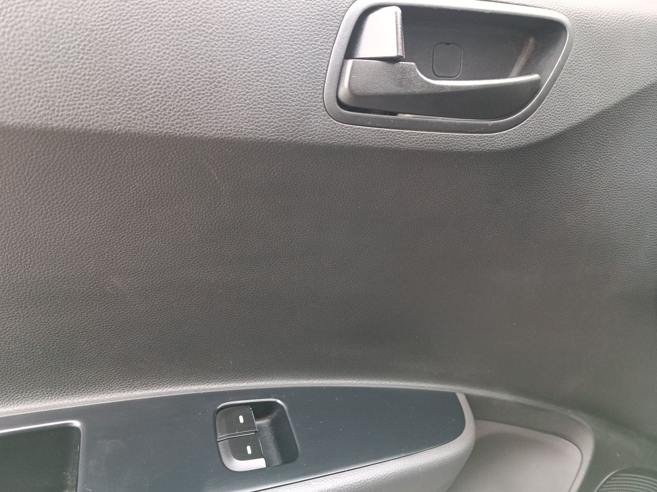 HYUNDAI - 20