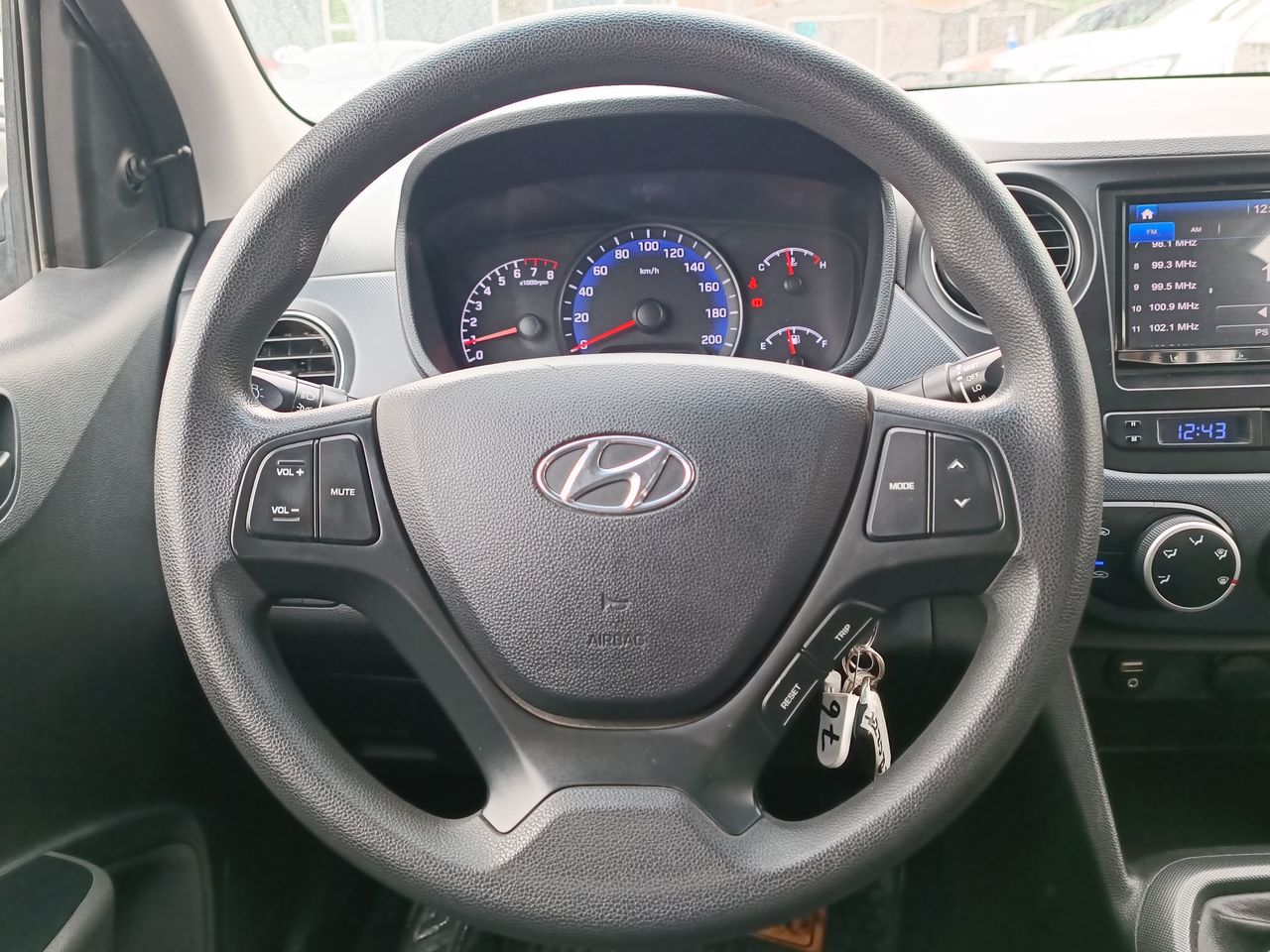 HYUNDAI - 23
