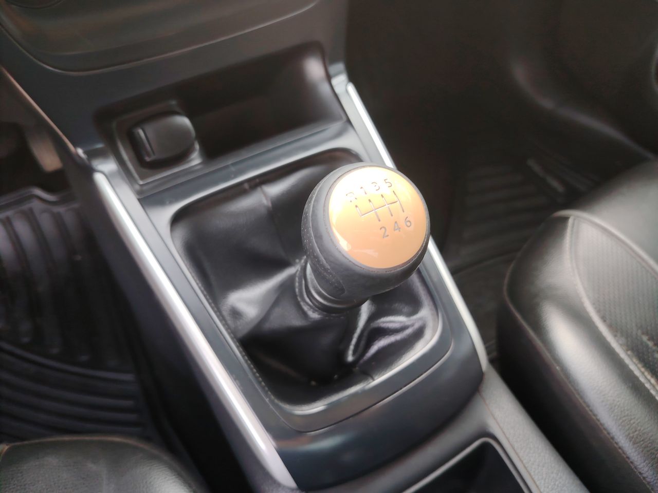 NISSAN - 19