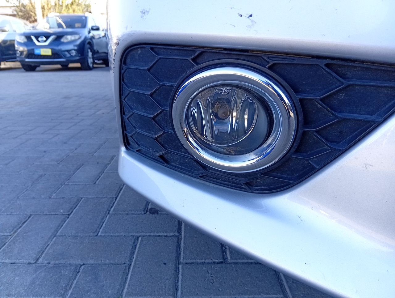 NISSAN - 18