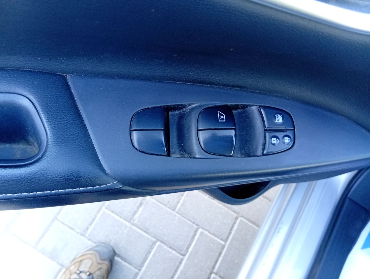 NISSAN - 21