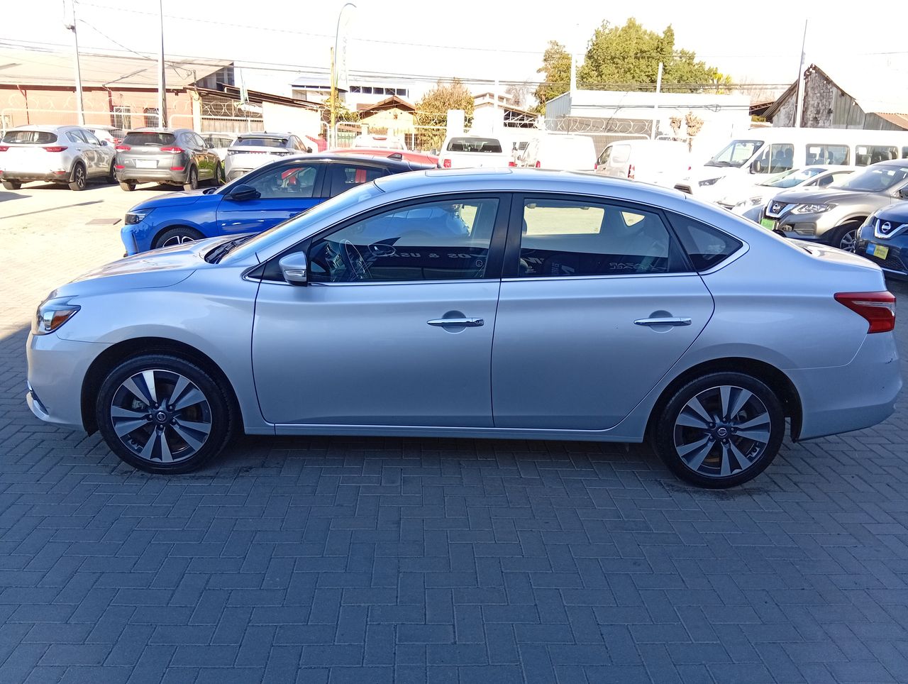 NISSAN - 4