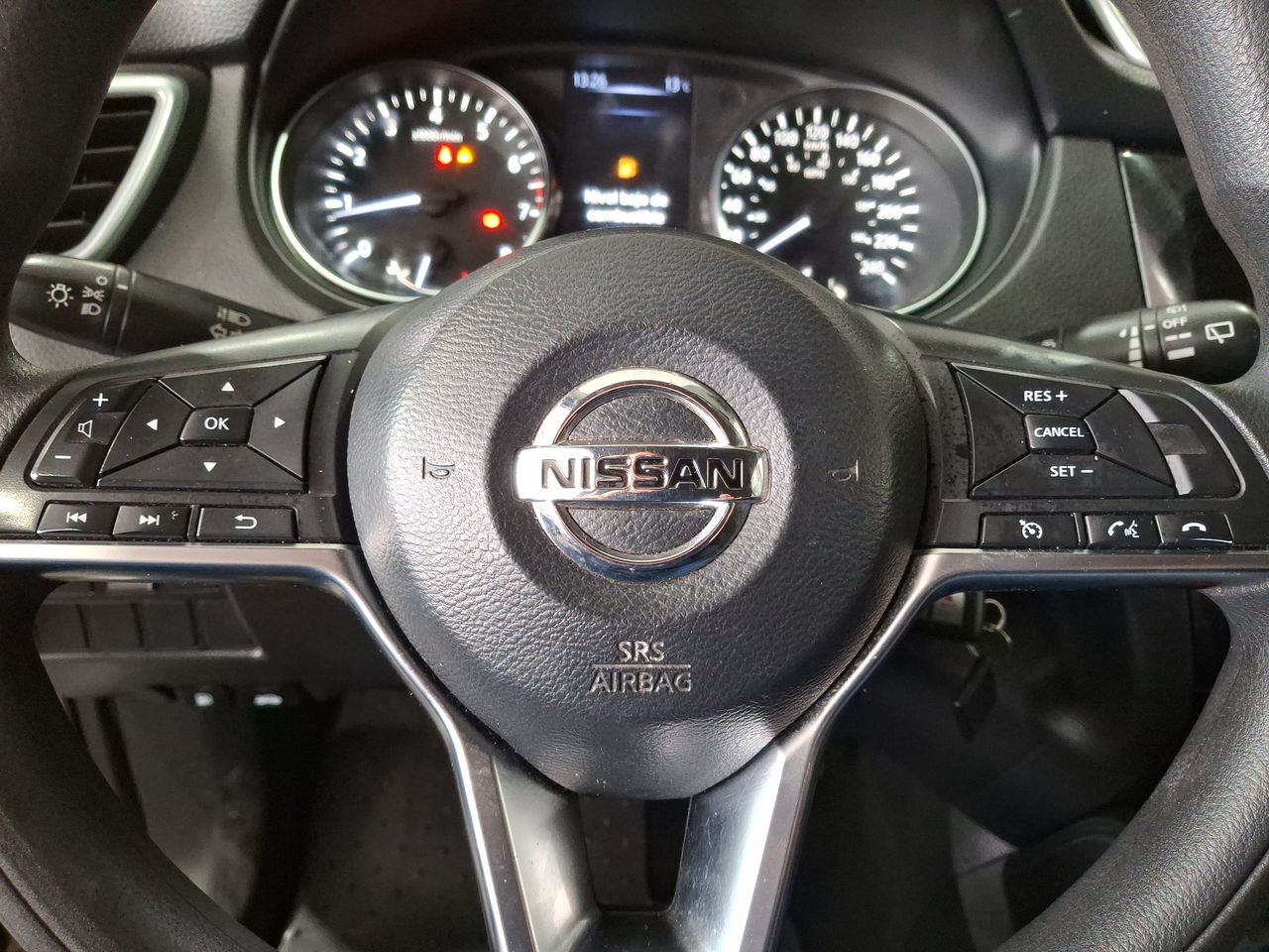 NISSAN - 24