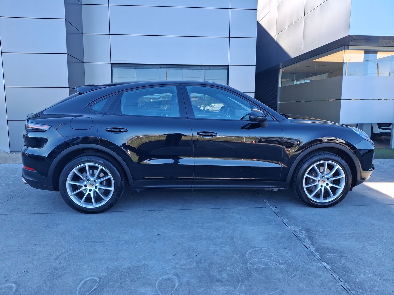 PORSCHE - 8