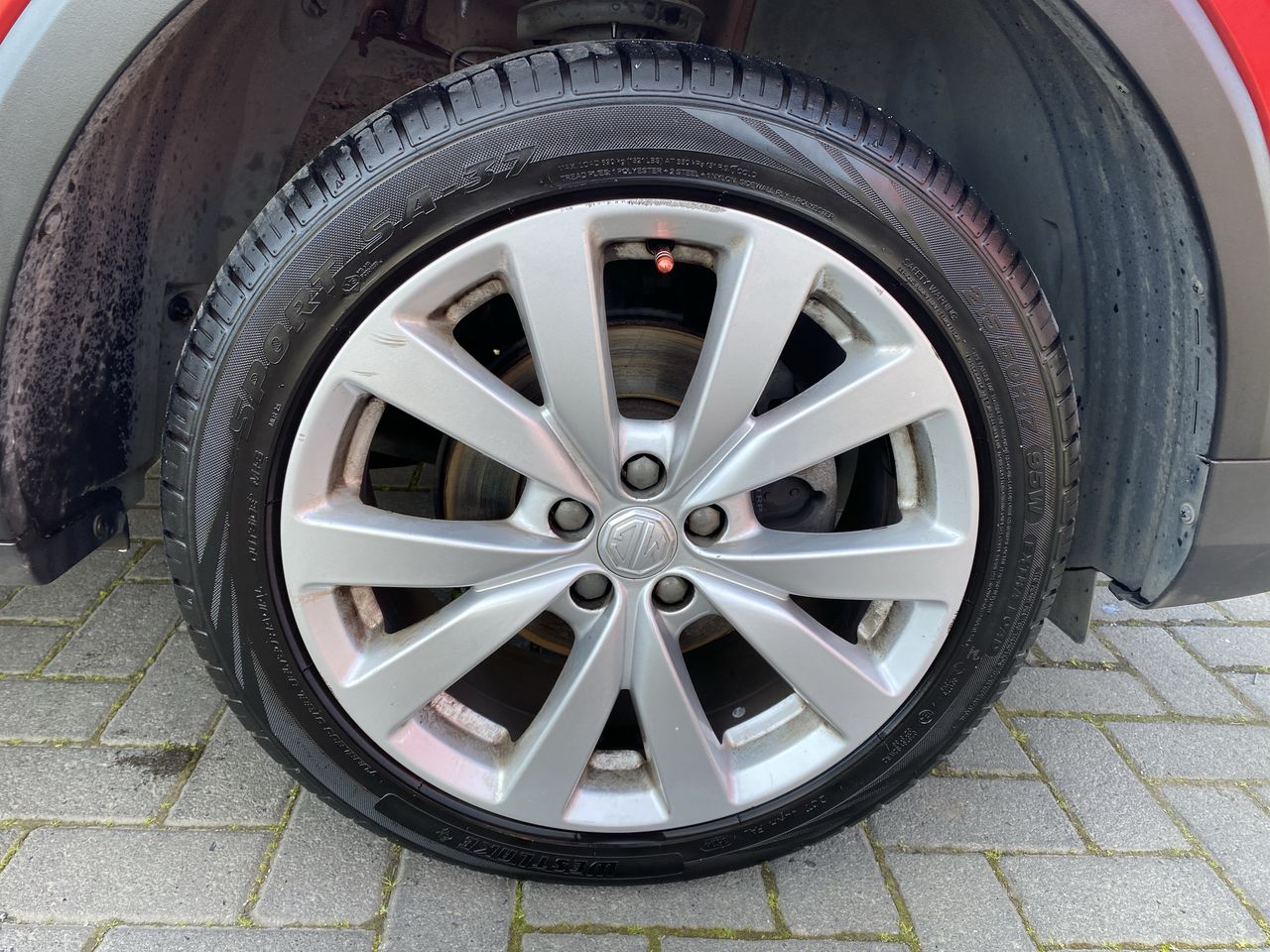 Nissan Kicks — foto 18 de 34