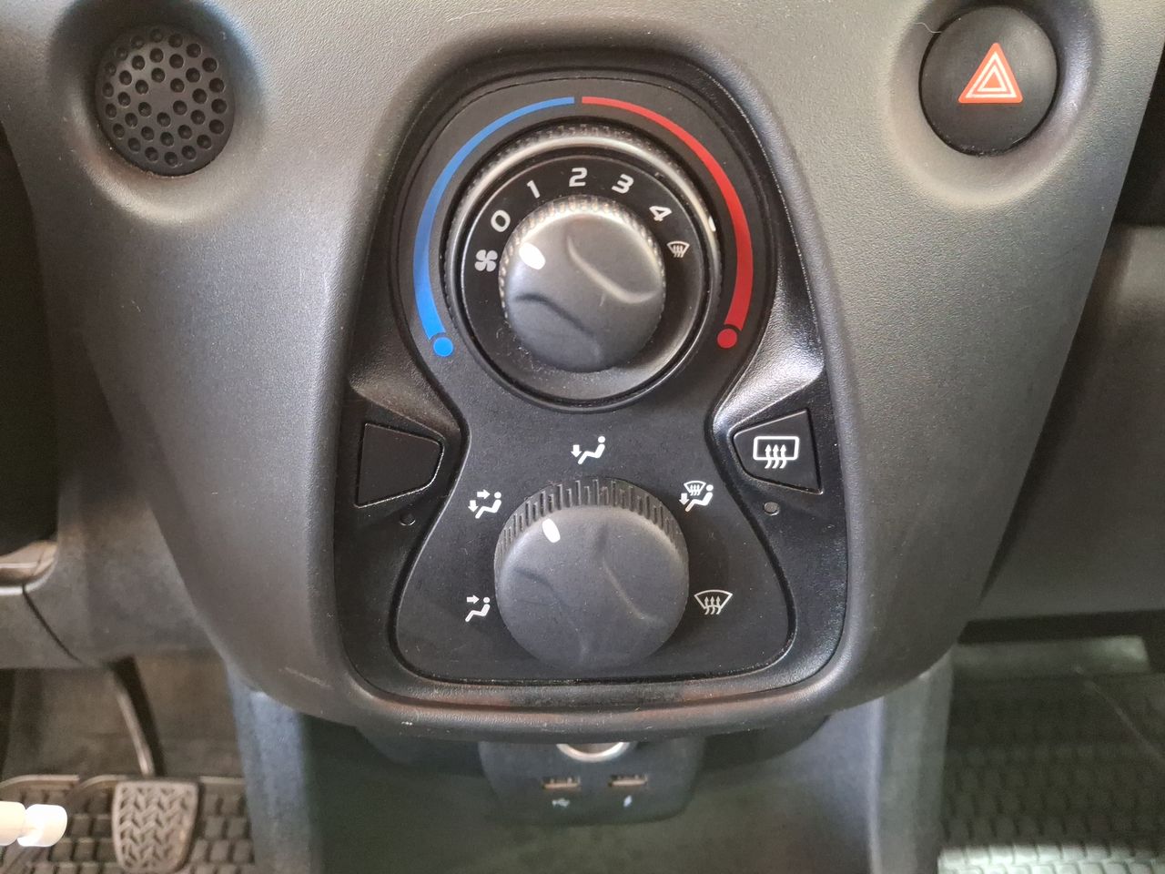 TOYOTA - 25