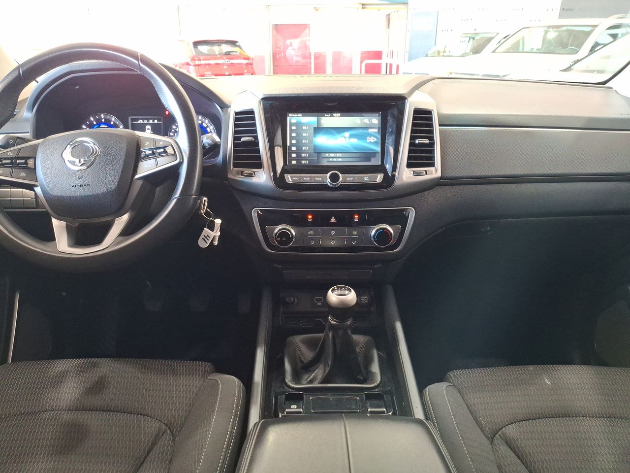 SSANGYONG - 32