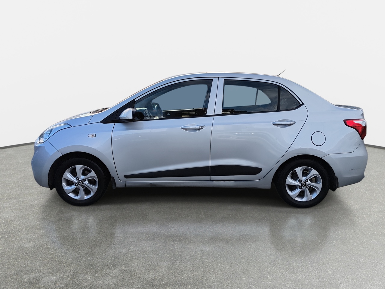 HYUNDAI - 4