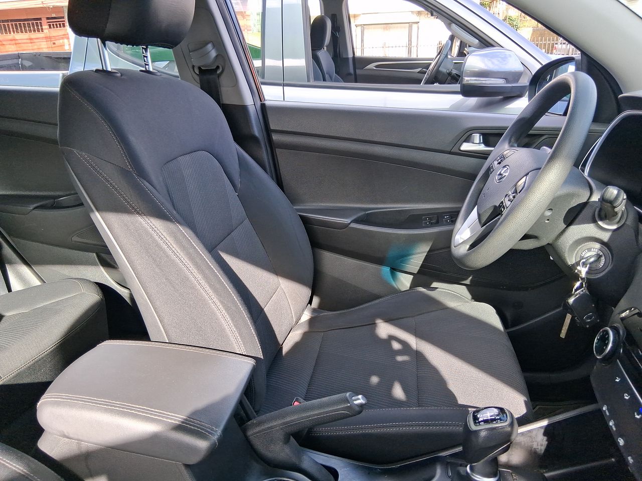 Hyundai Tucson — foto 7 de 29