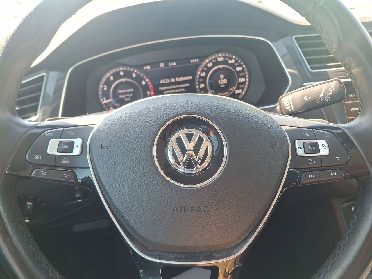 VOLKSWAGEN - 24