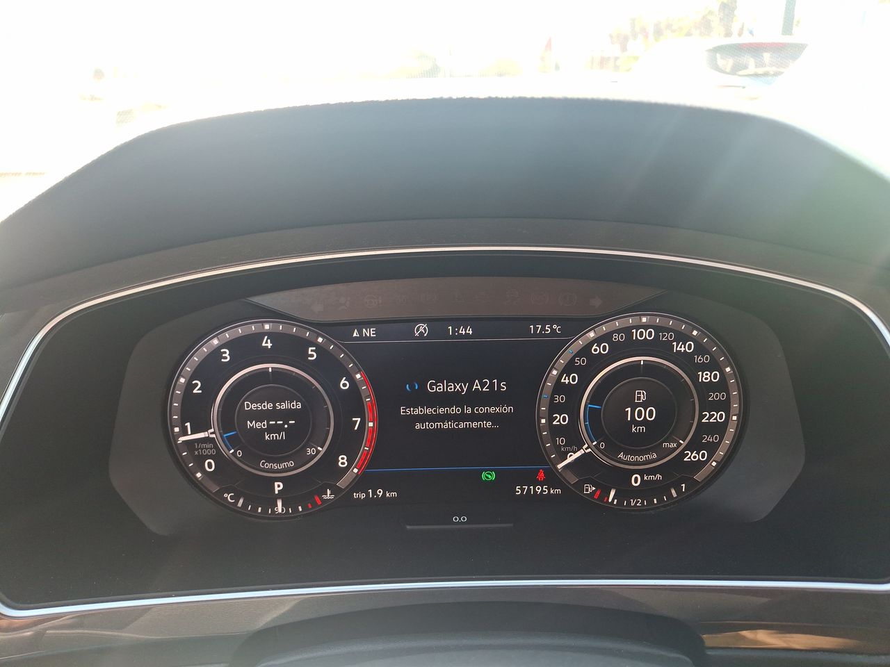 VOLKSWAGEN - 25