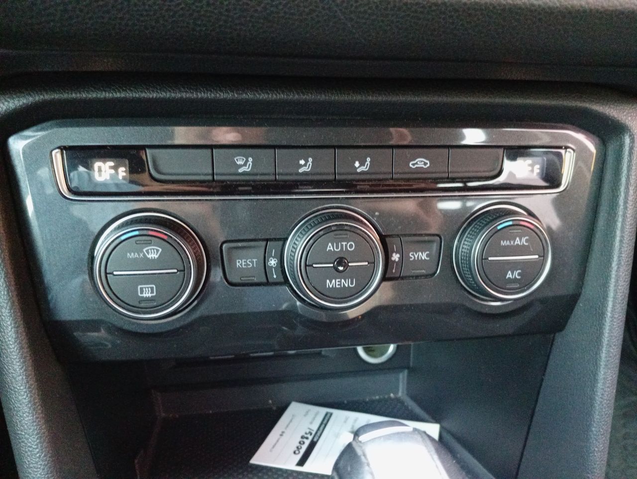 VOLKSWAGEN - 27