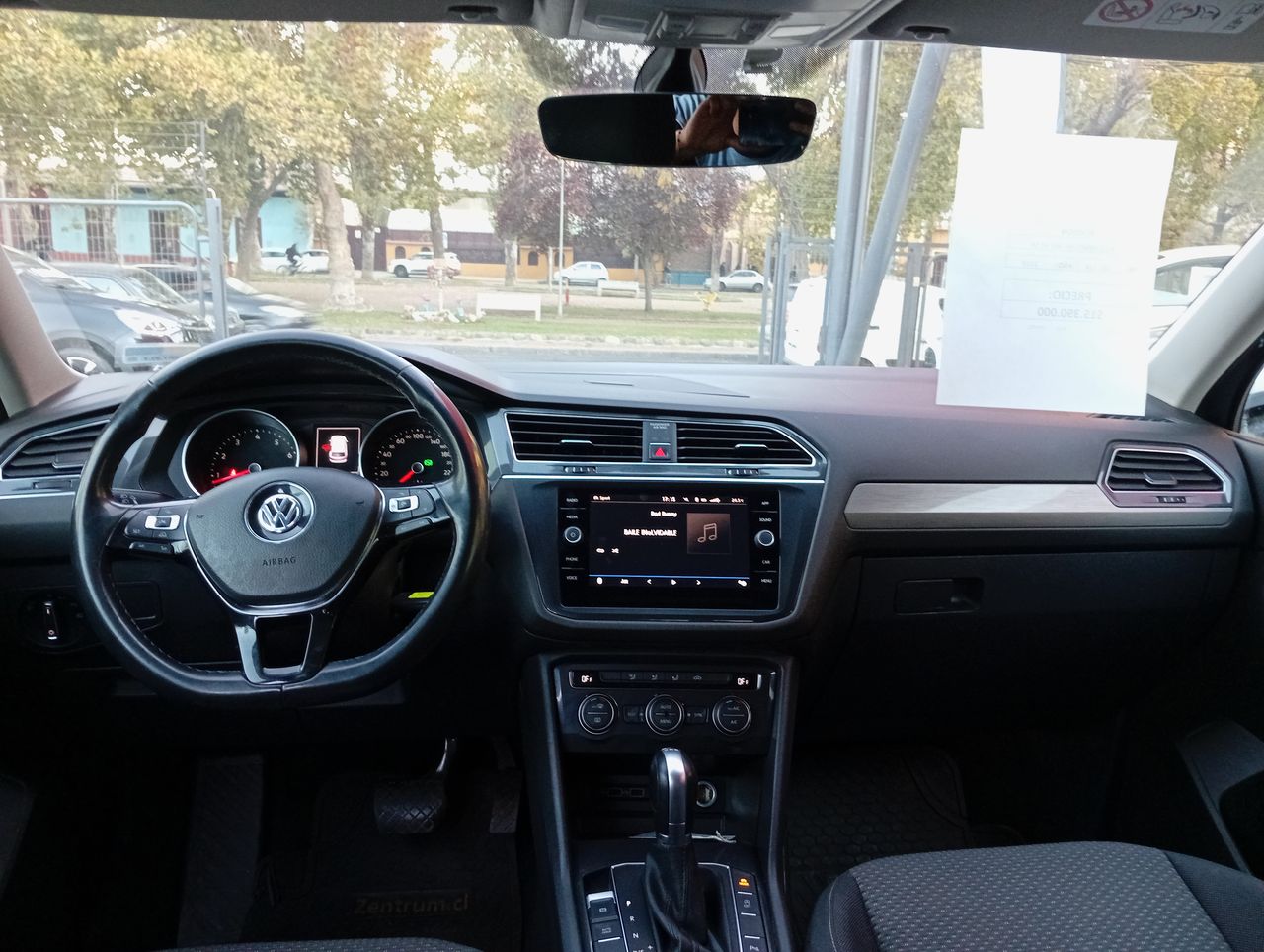 VOLKSWAGEN - 29