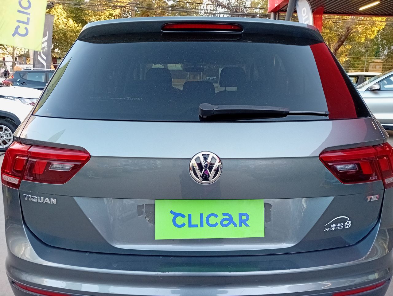 VOLKSWAGEN - 19