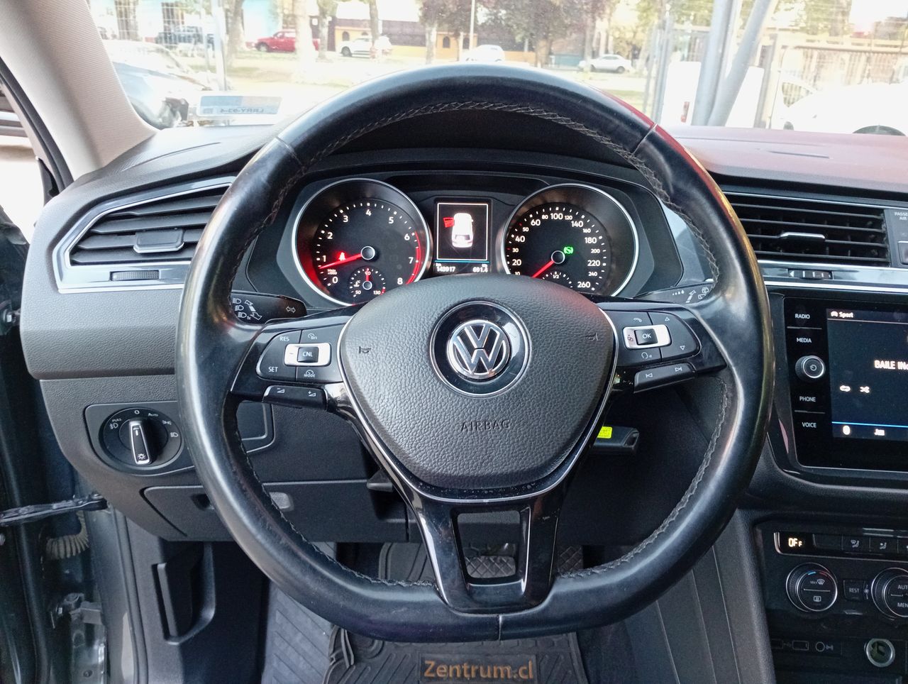 VOLKSWAGEN - 23