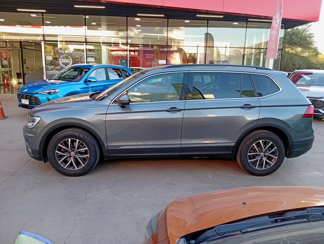VOLKSWAGEN - 4