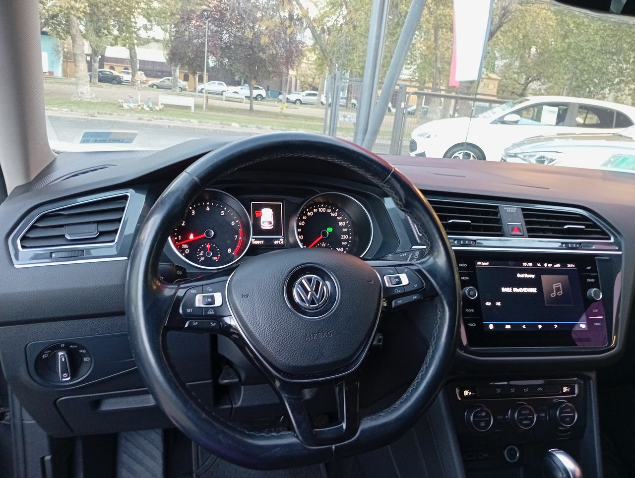 VOLKSWAGEN - 9