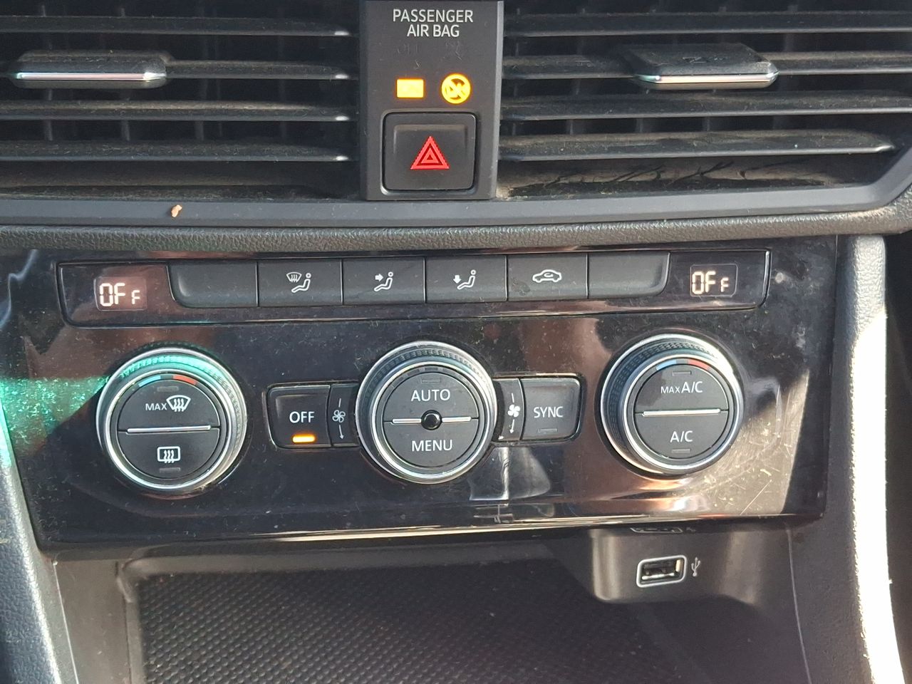 VOLKSWAGEN - 30
